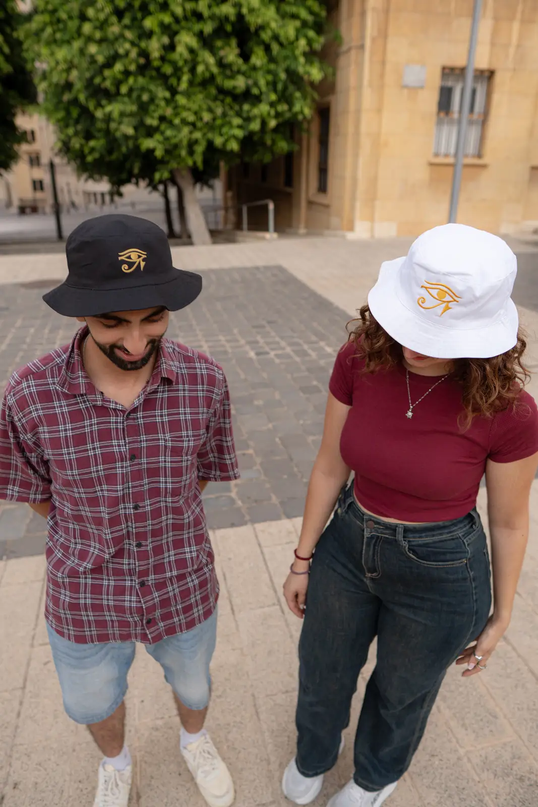 Caps